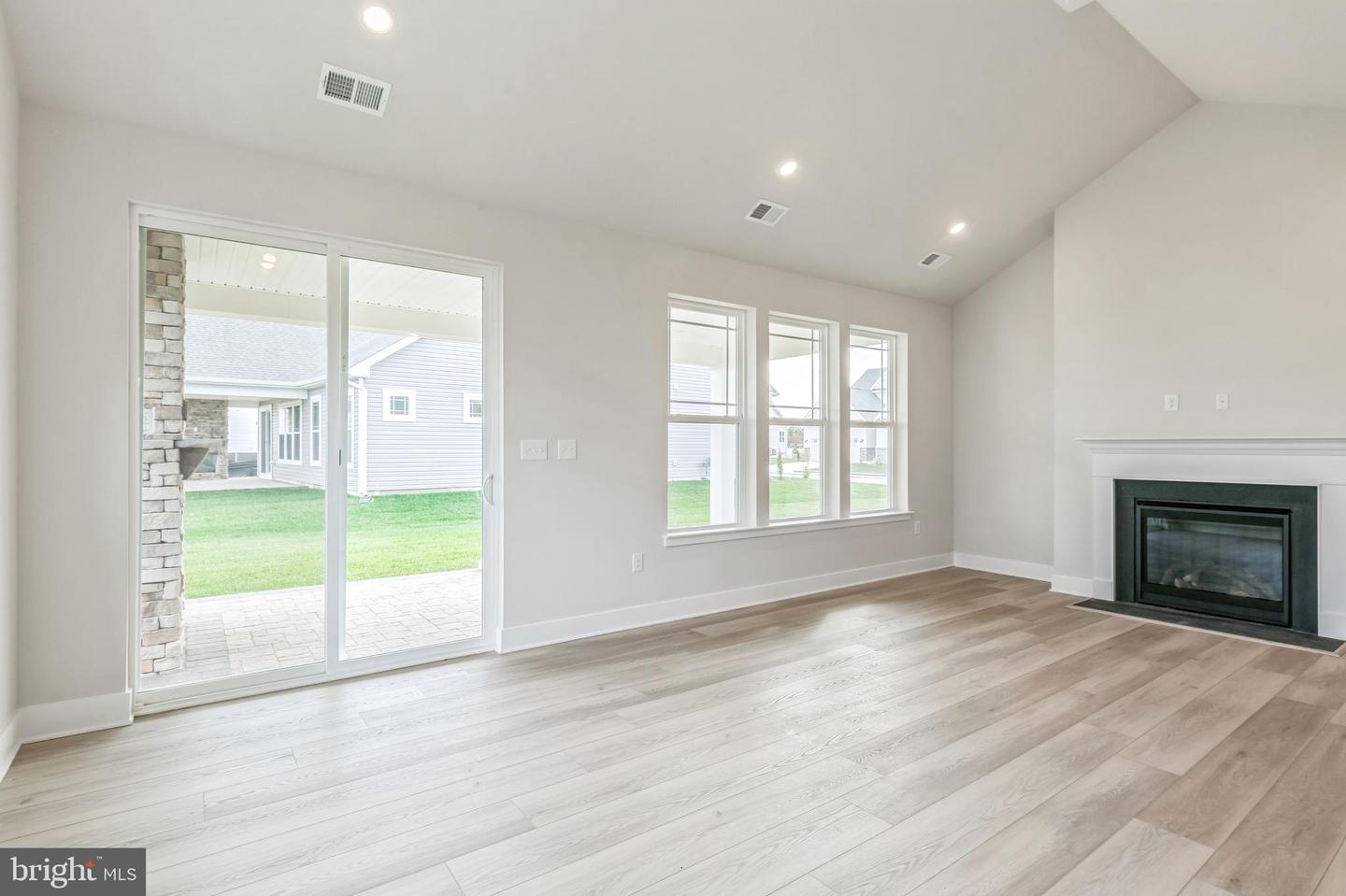 24202 Long Pond Dr Property Photo 17