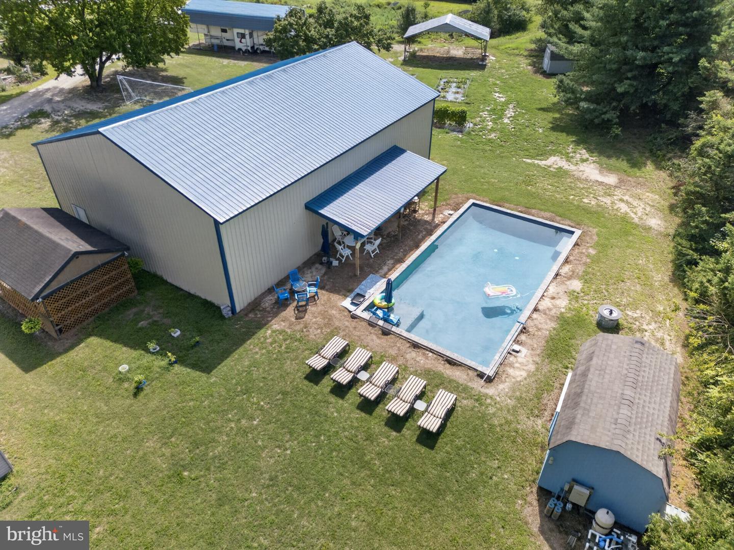 DESU2118660 Property Photo 26