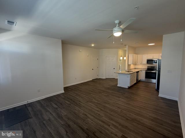 2102 Emden Ln #704 Property Photo 5