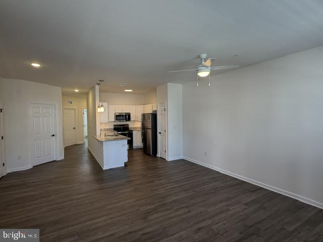 2102 Emden Ln #704 Property Photo 6