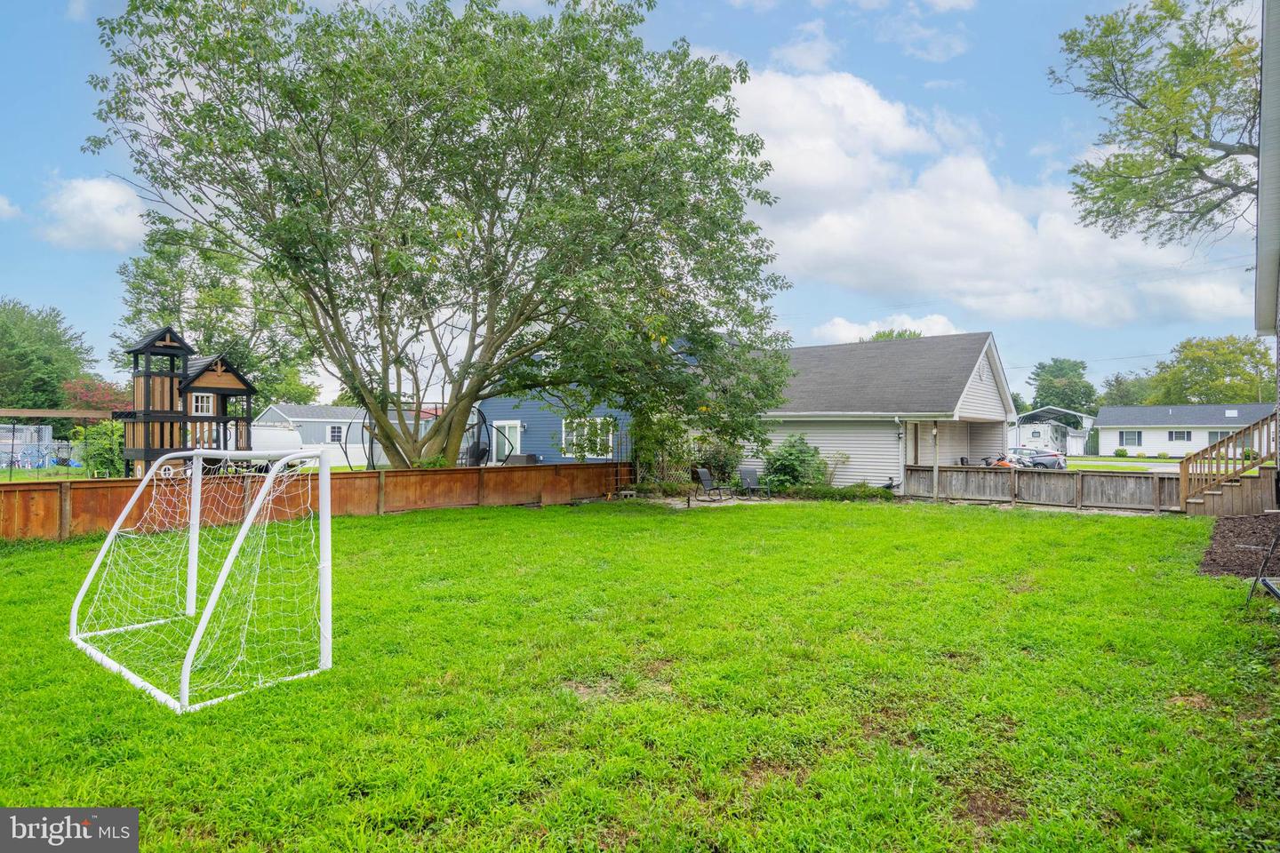 305 Laurel Rd Property Photo 46