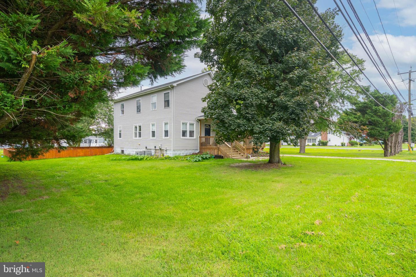 305 Laurel Rd Property Photo 48