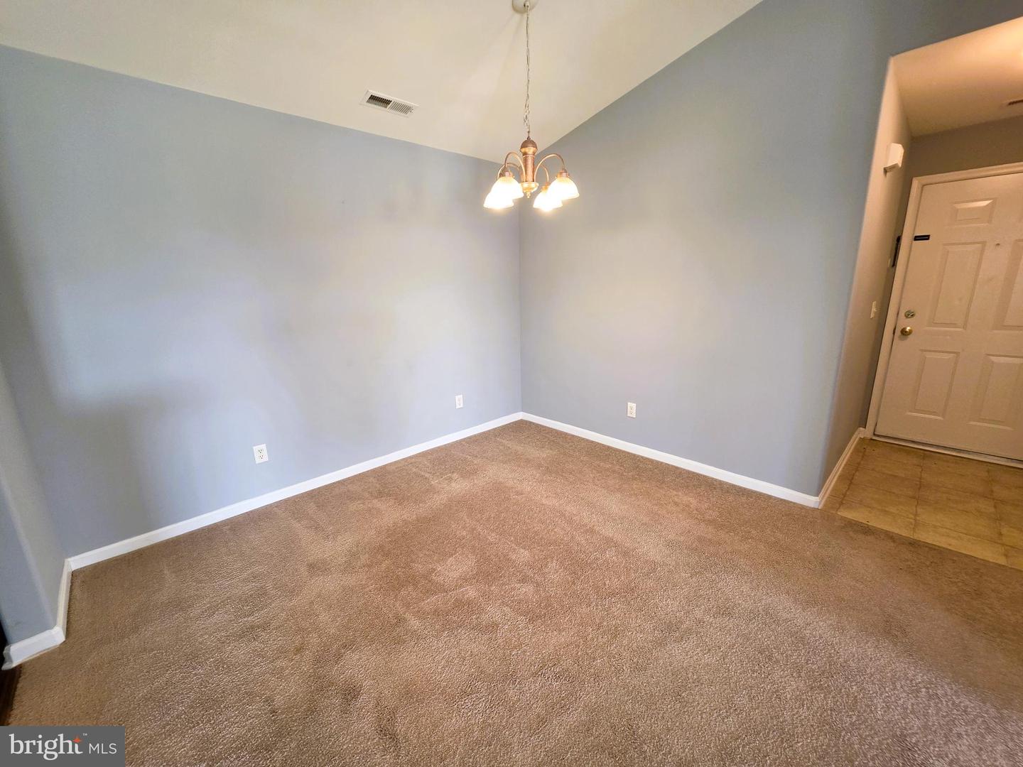 3003 Heather Dr #j Property Photo 6