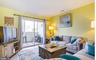 17293 King Phillip Way #10 Property Photo 4