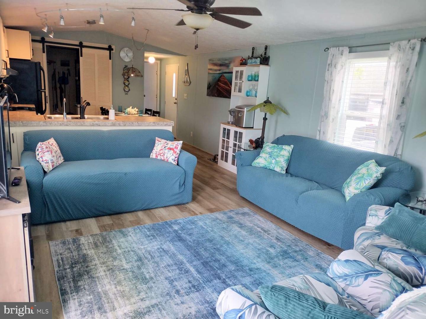 27439 Sea Whip Ln Property Photo 4