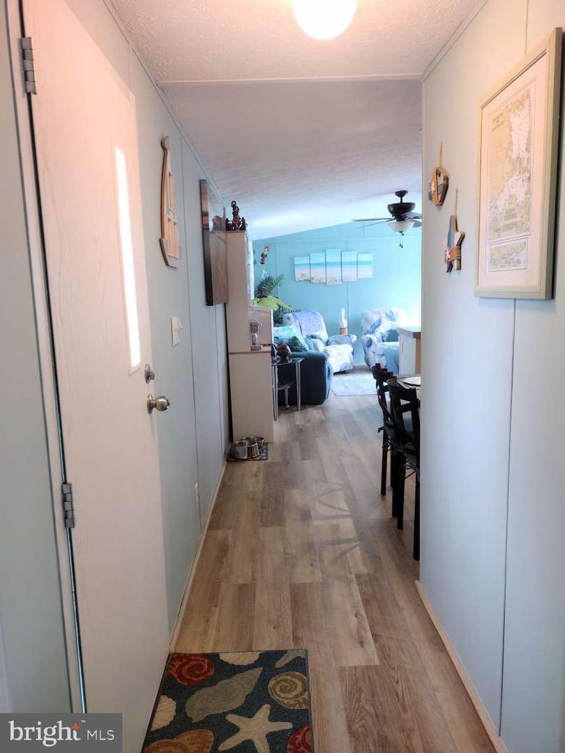 27439 Sea Whip Ln Property Photo 12