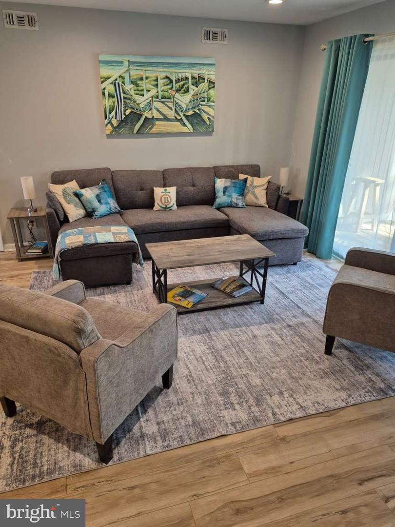 39633 Round Robin Way Property Photo 3