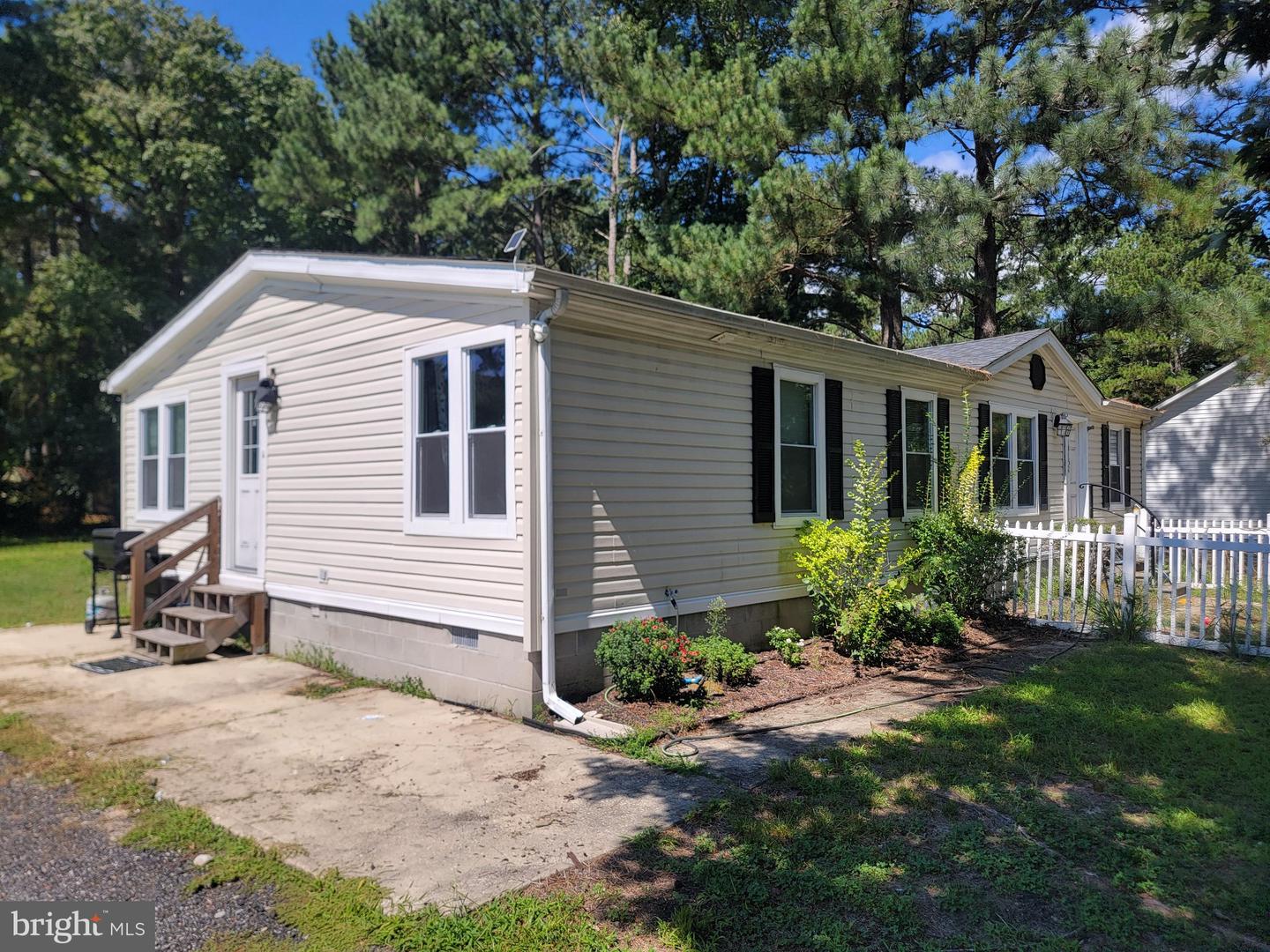 9152 Cubbage Way Property Photo 2