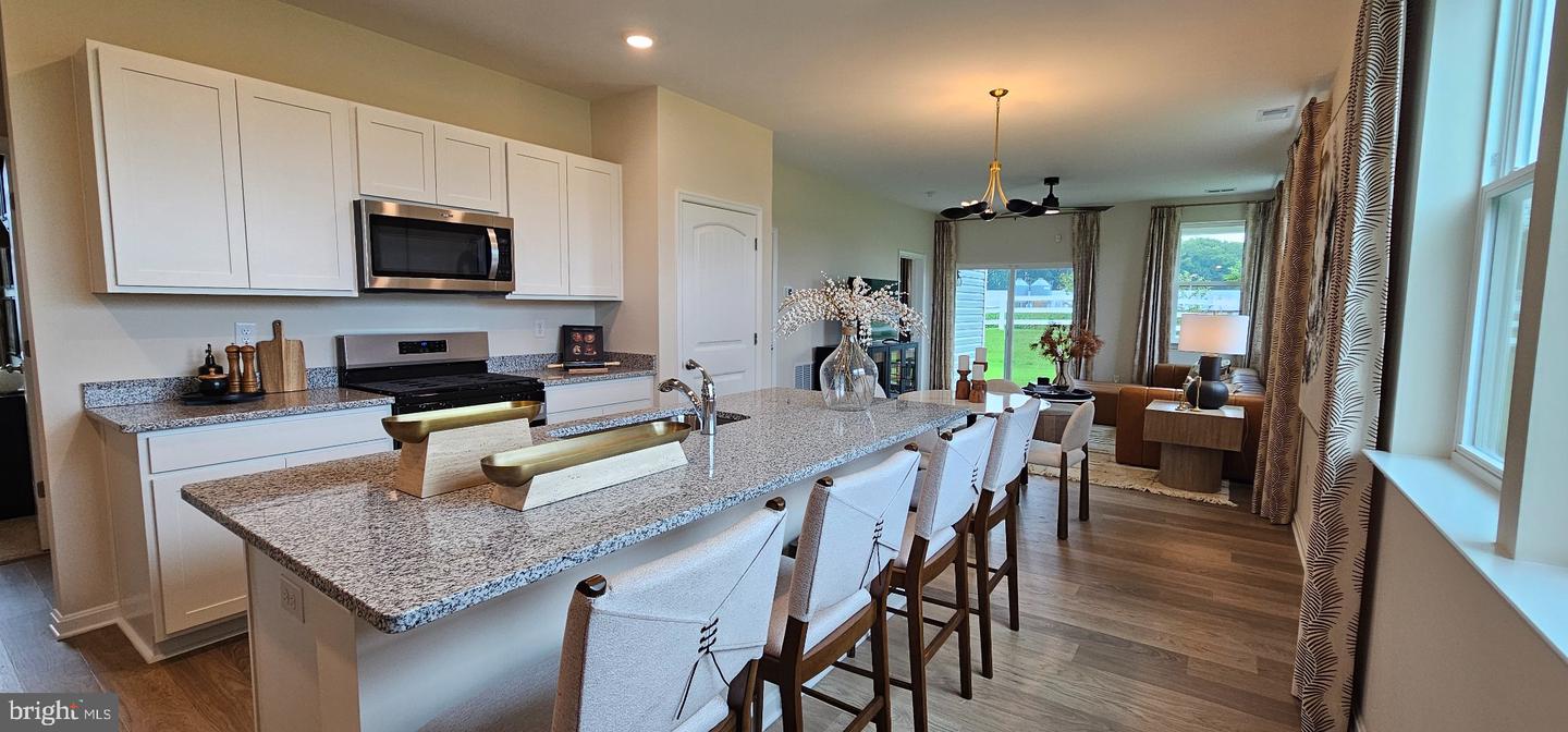 21325 Cottage Ct Property Photo 7