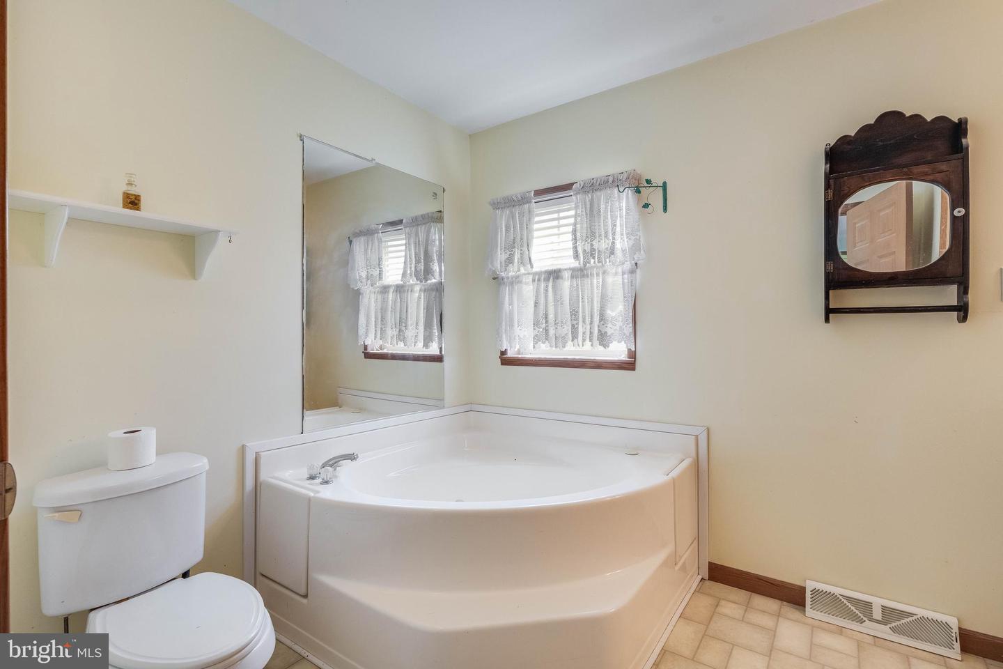 10343 Waller Rd Property Photo 12