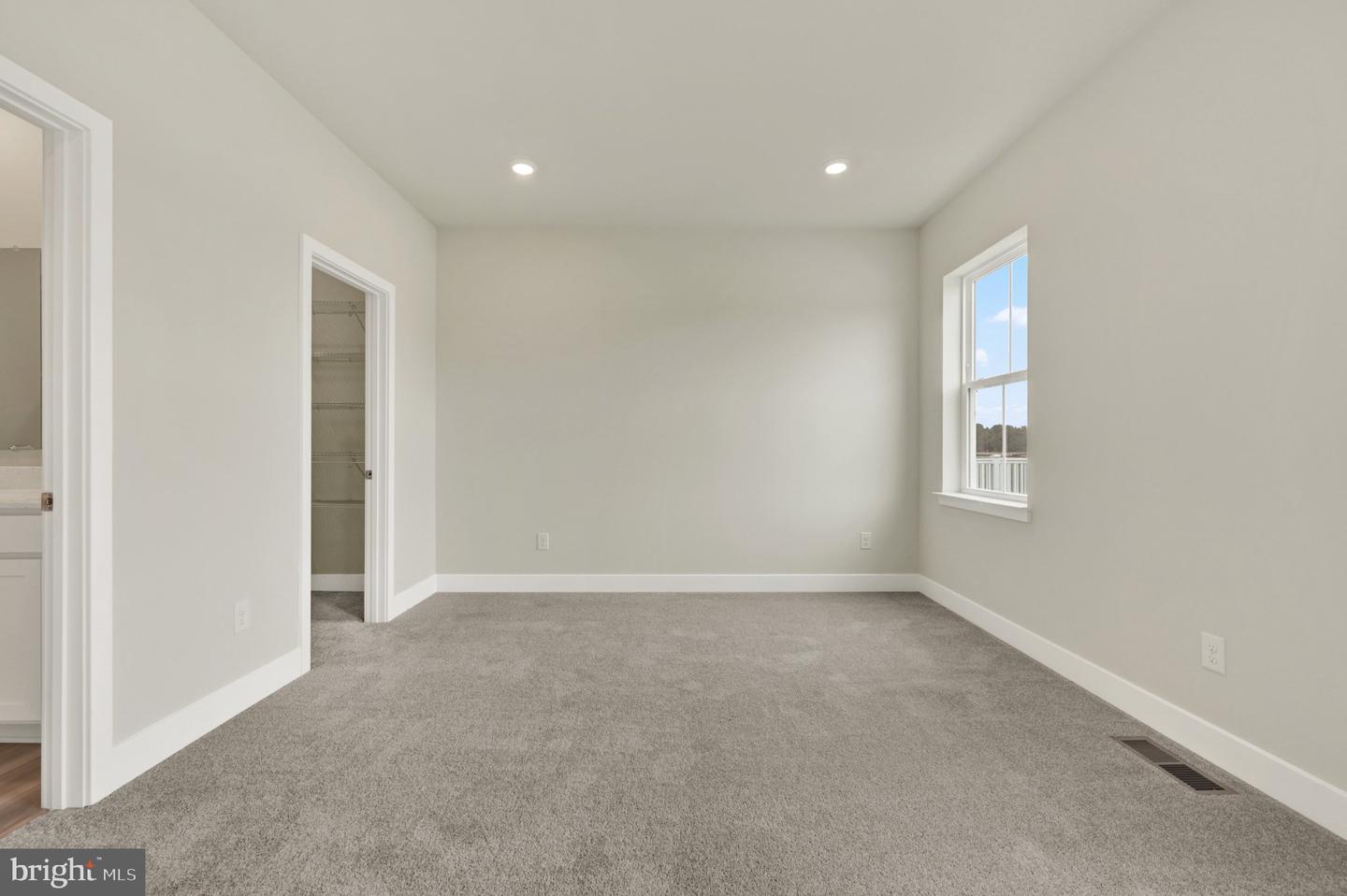 1235 Morris St Property Photo 2