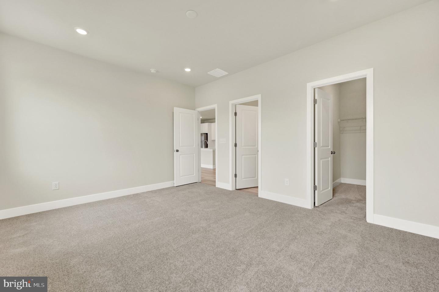 1235 Morris St Property Photo 3