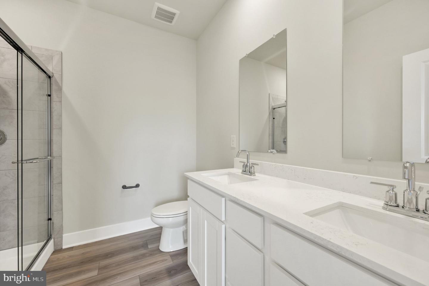1235 Morris St Property Photo 4