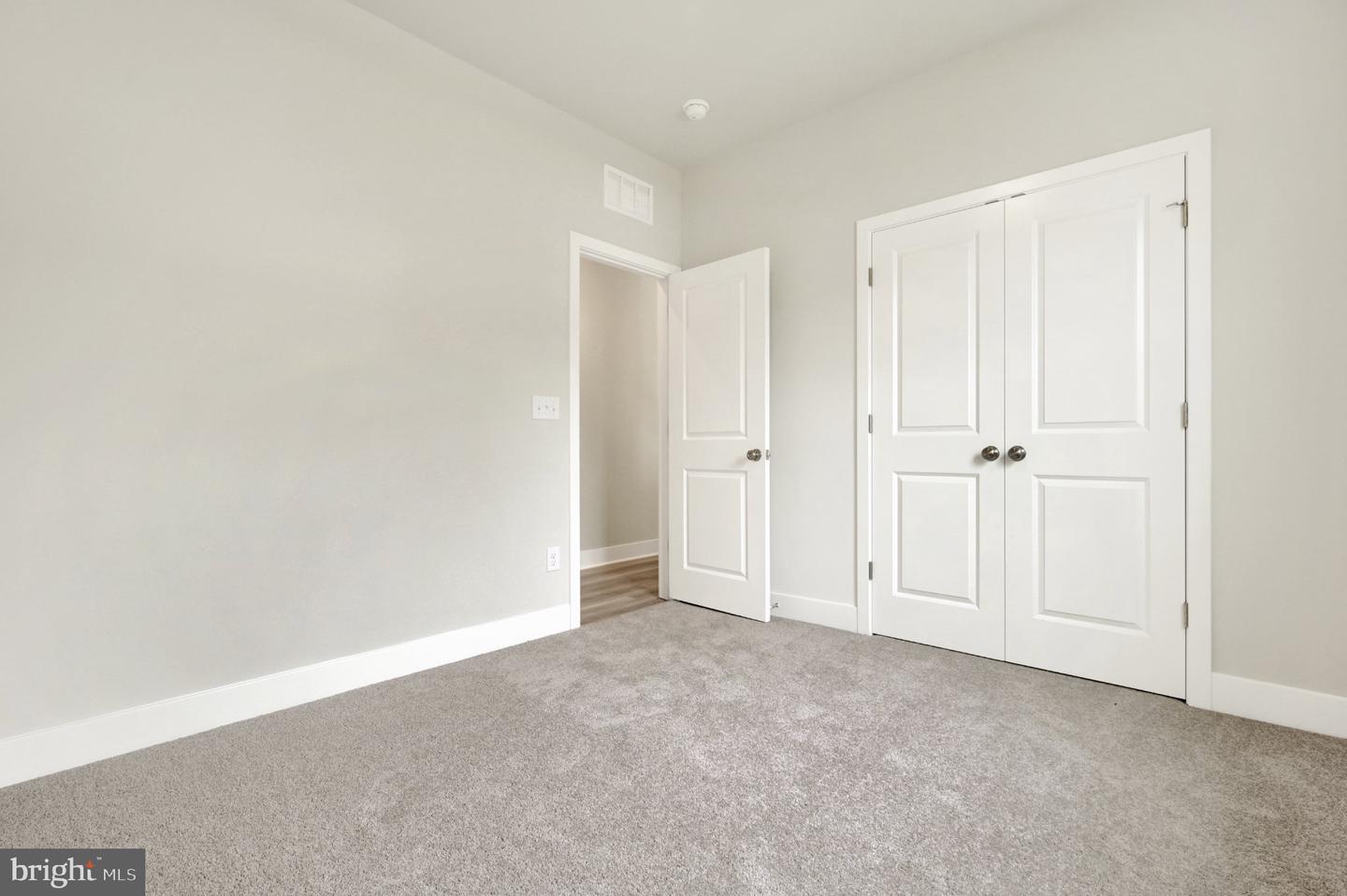 1235 Morris St Property Photo 9