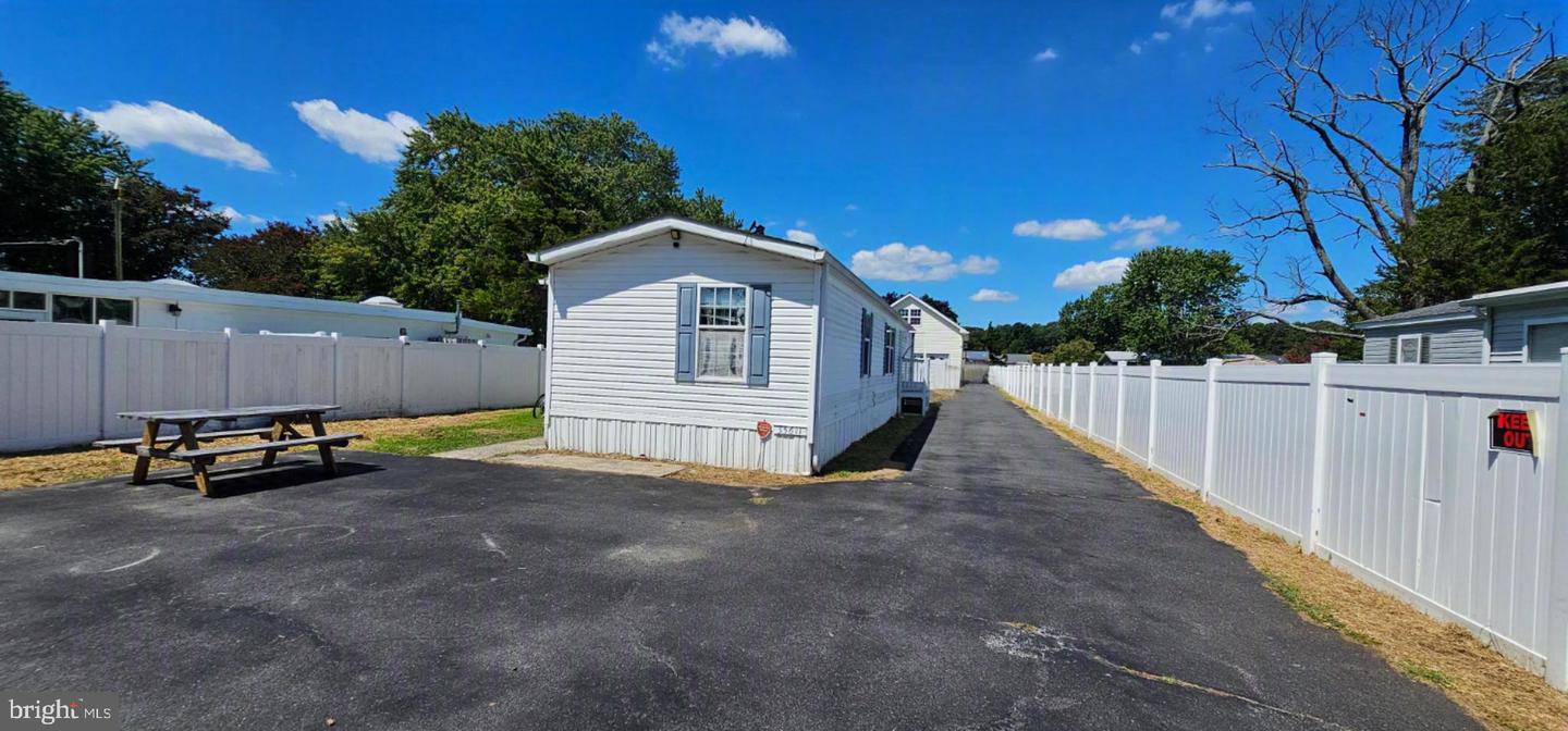 35611 Wolfe Neck Rd Property Photo 2
