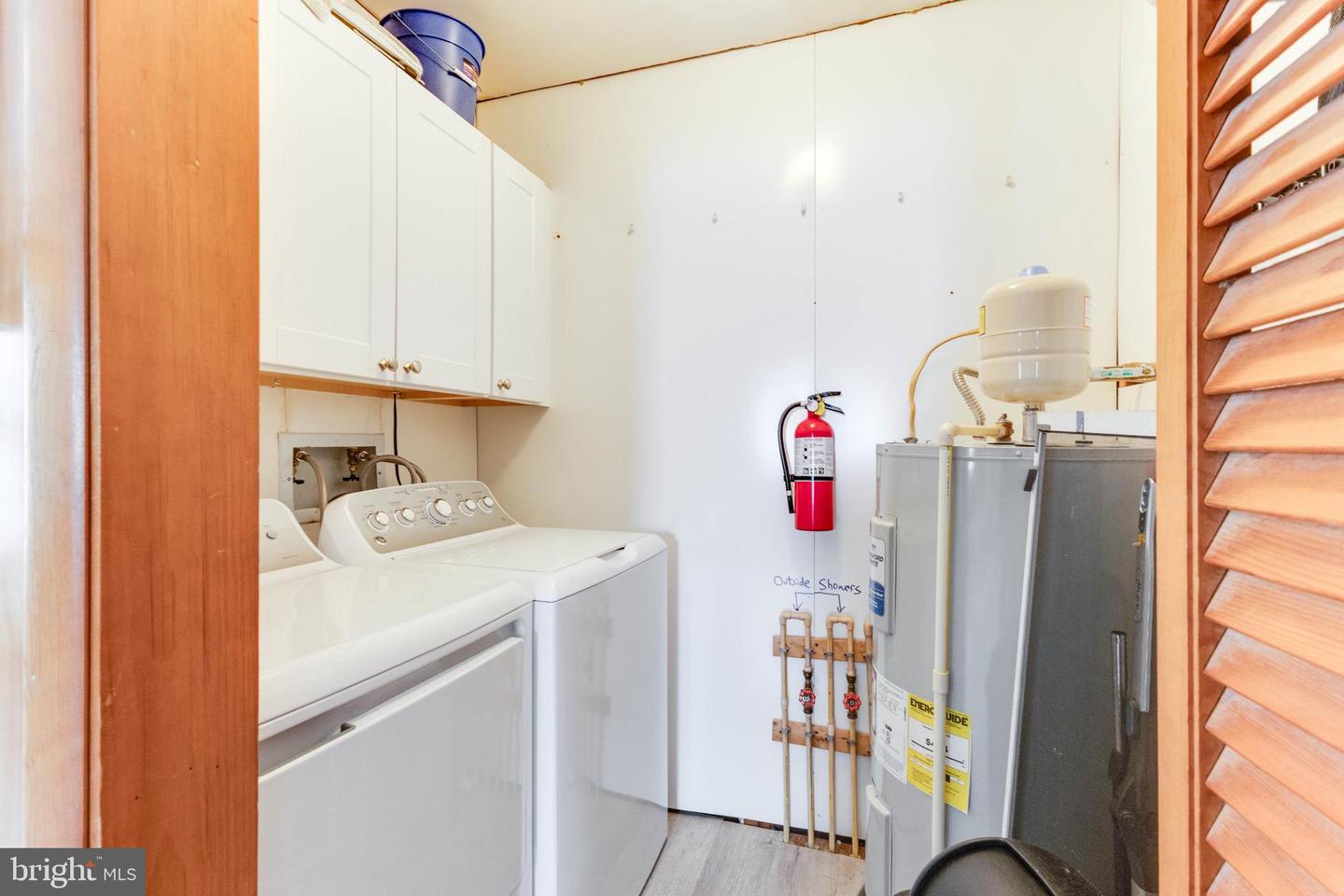 105 Hollywood St Property Photo 14