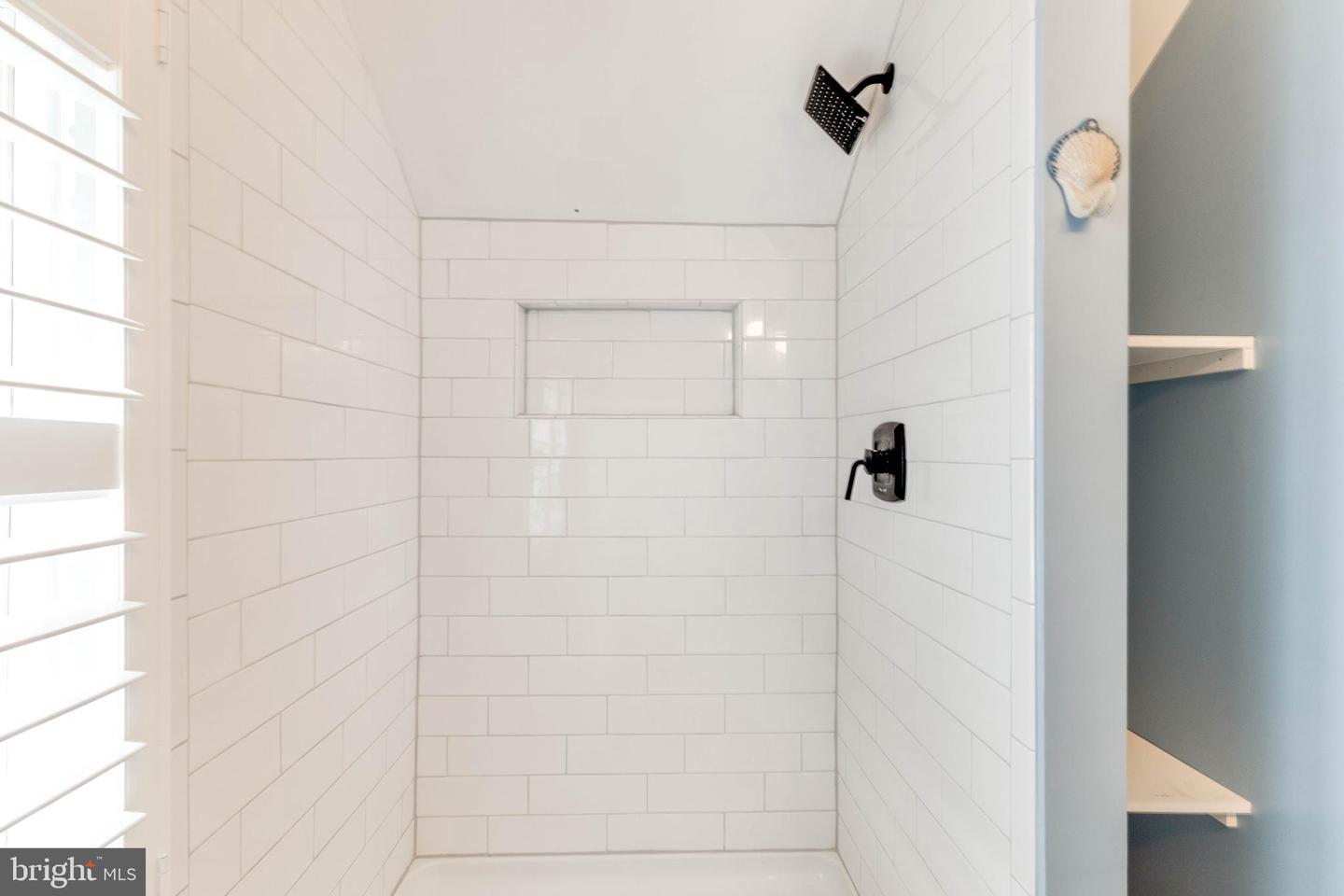 105 Hollywood St Property Photo 23