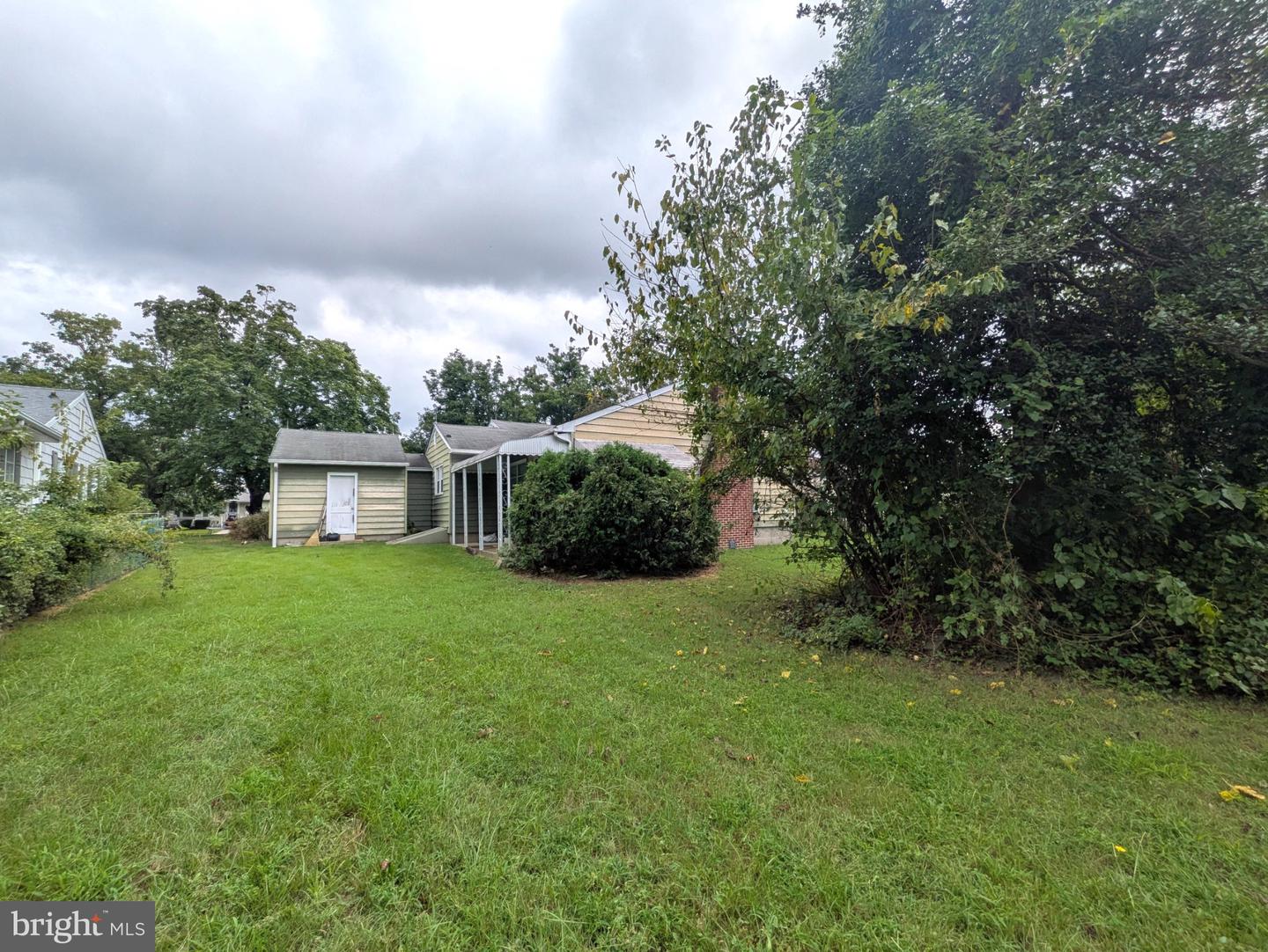 722 E Ivy Dr Property Photo 34