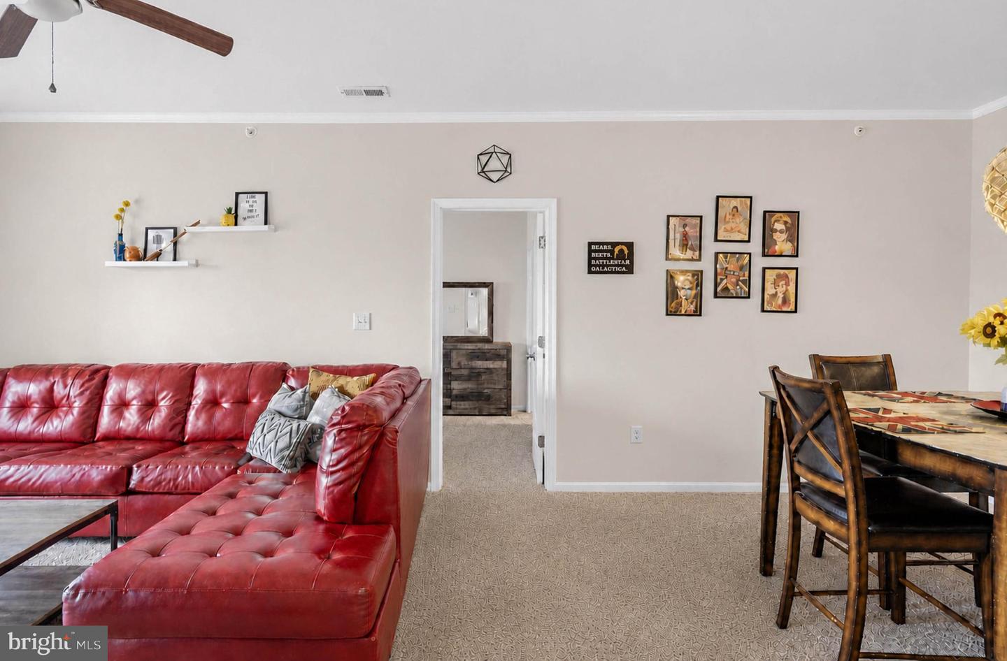 300 Pebble Dr Property Photo 3