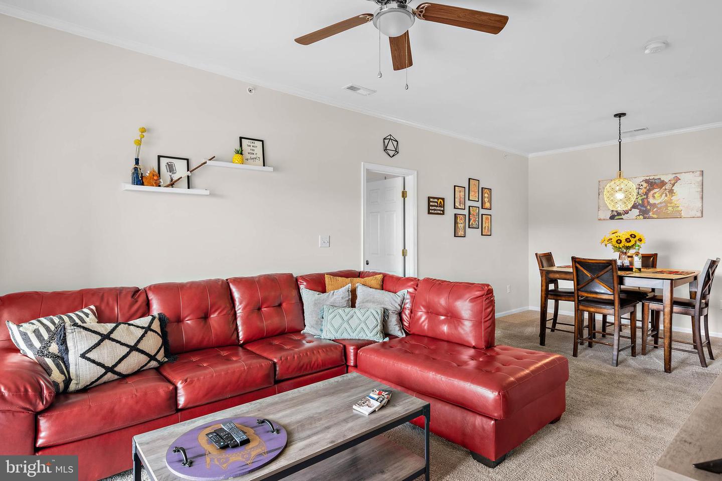 300 Pebble Dr Property Photo 6