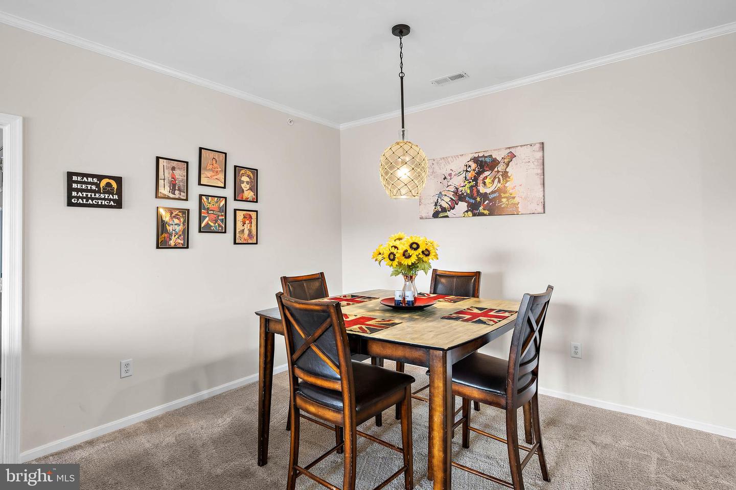 300 Pebble Dr Property Photo 8