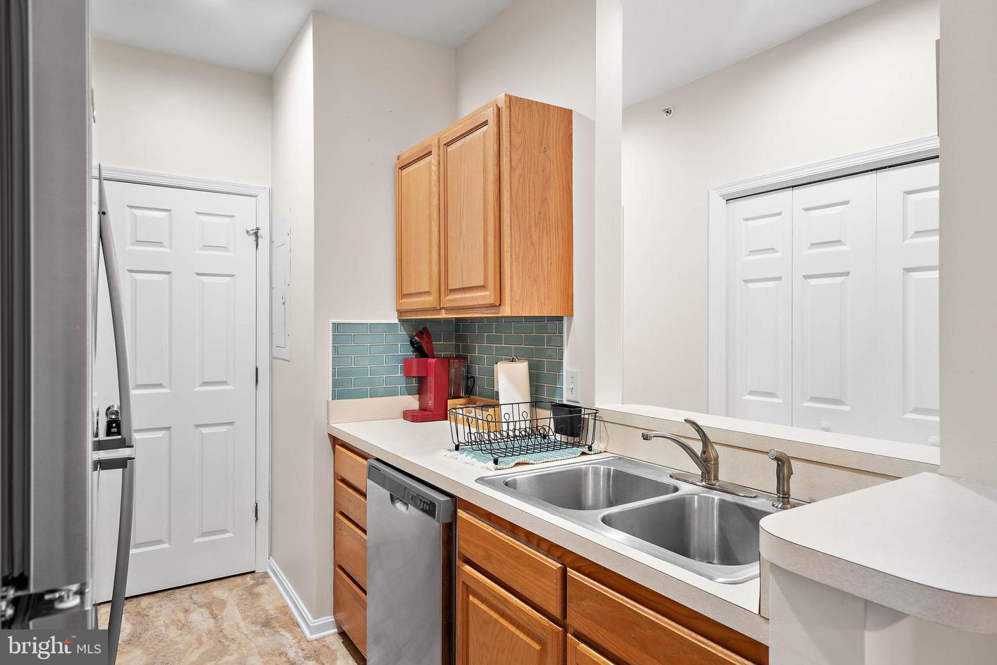 300 Pebble Dr Property Photo 12