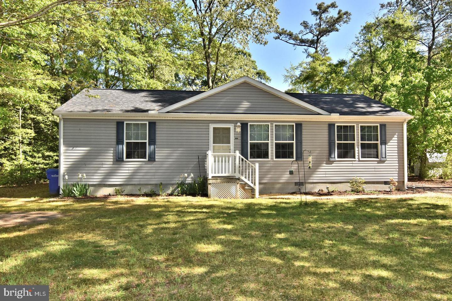 146 Laurel Ave Property Photo 1