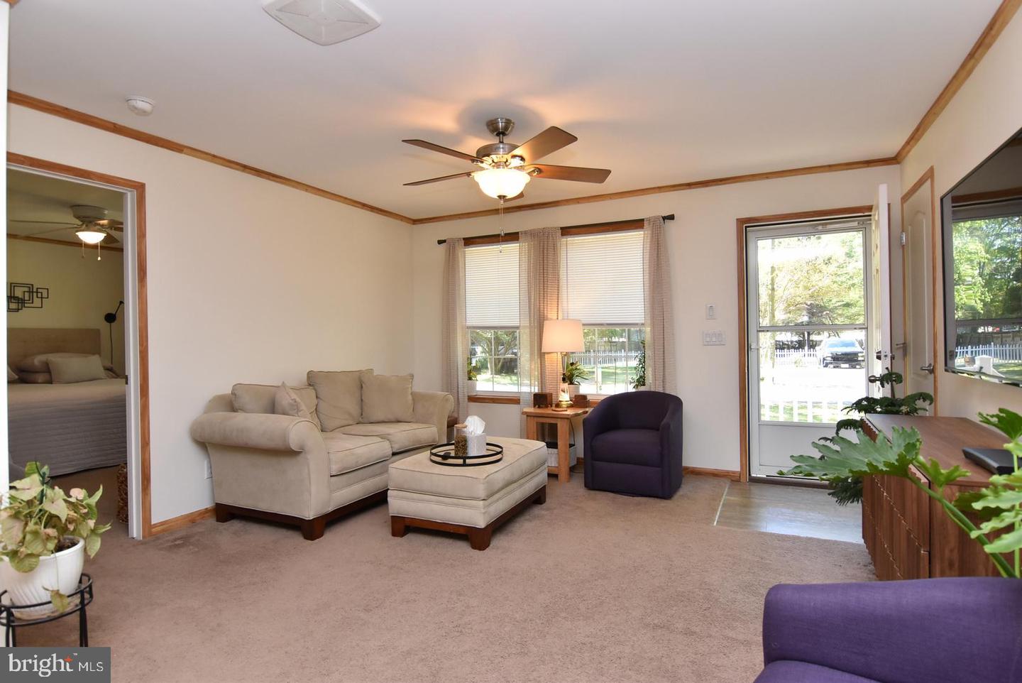 146 Laurel Ave Property Photo 3