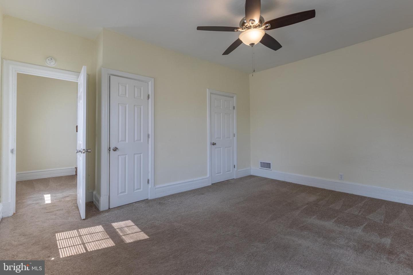 321 N Pine St Property Photo 8