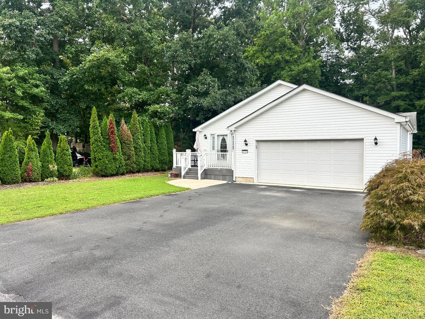 171 White Pine Dr Property Photo 3