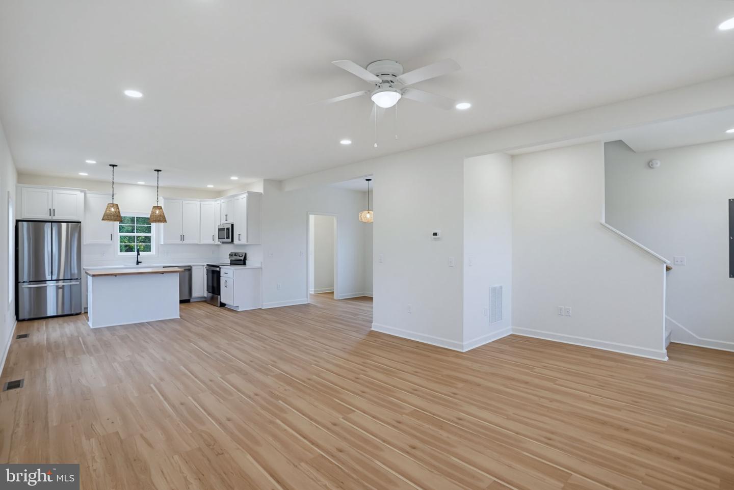 14452 Slim St Property Photo 9