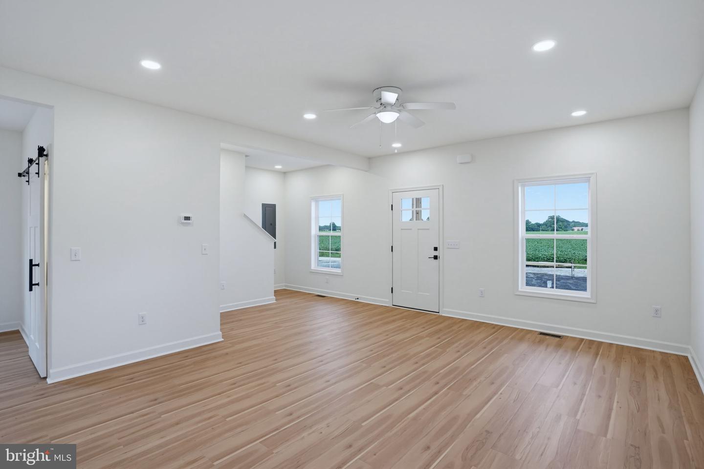 14452 Slim St Property Photo 10