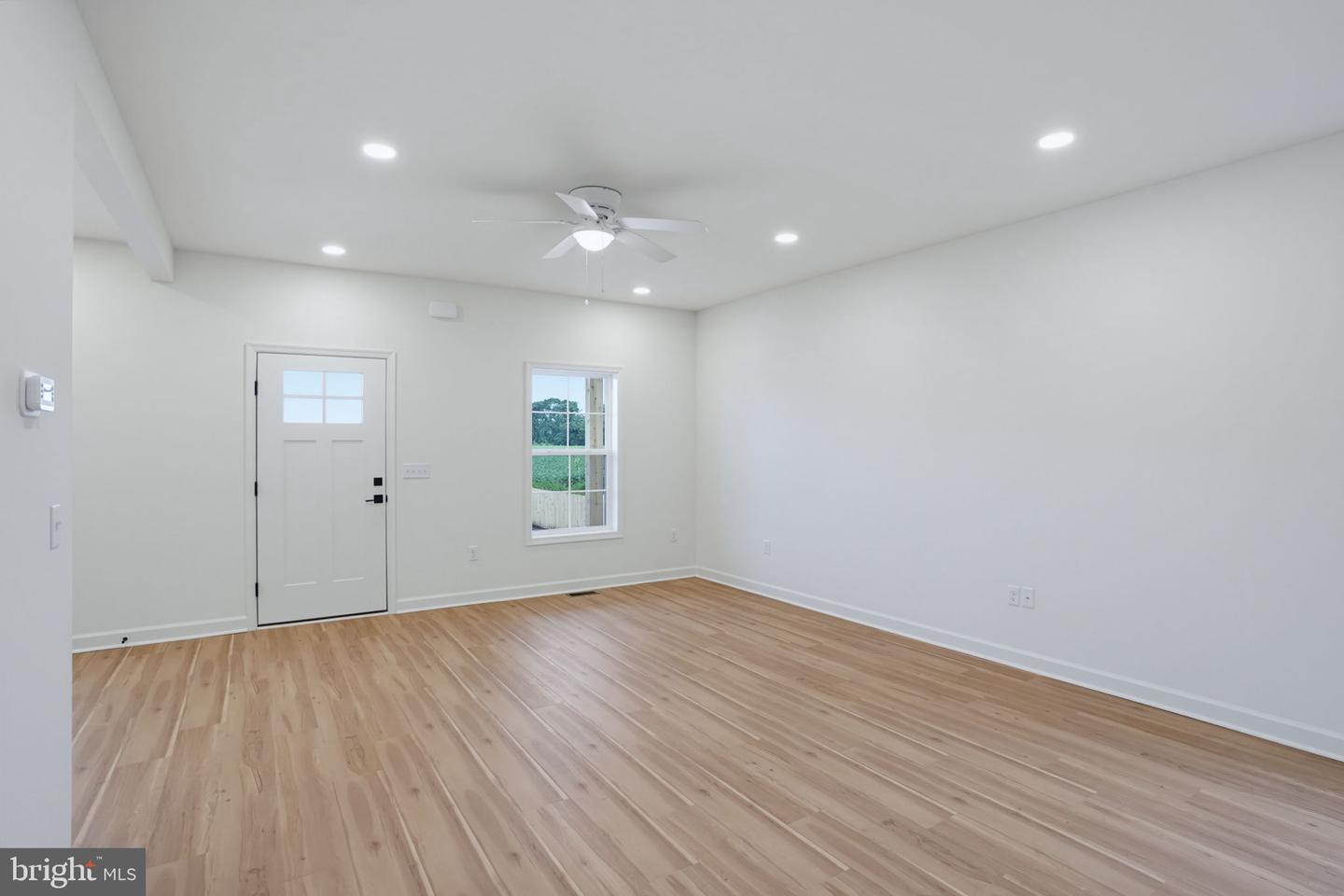 14452 Slim St Property Photo 11