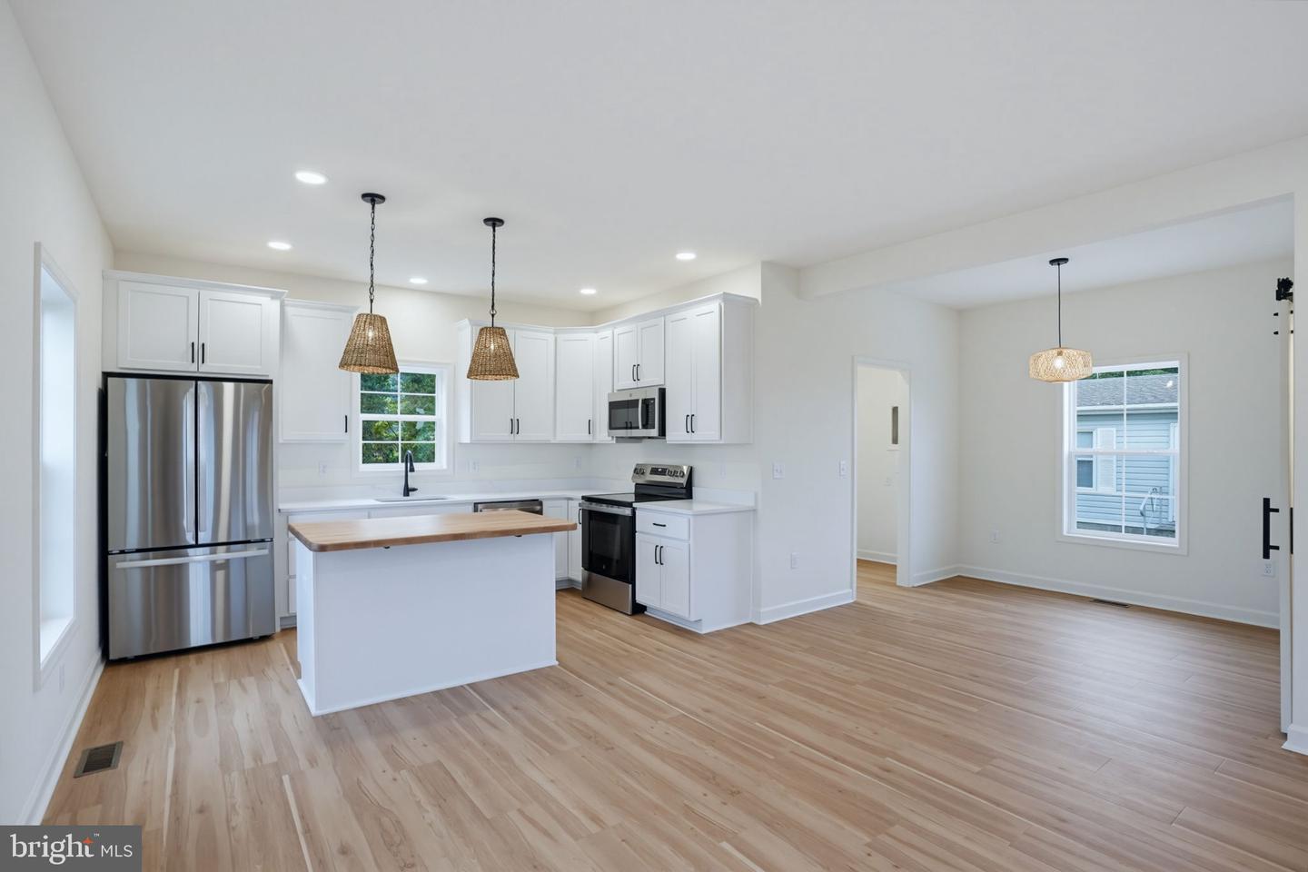 14452 Slim St Property Photo 12