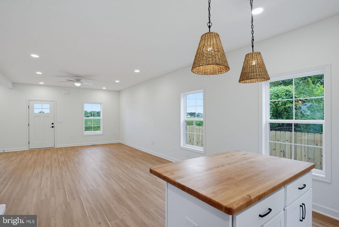 14452 Slim St Property Photo 19