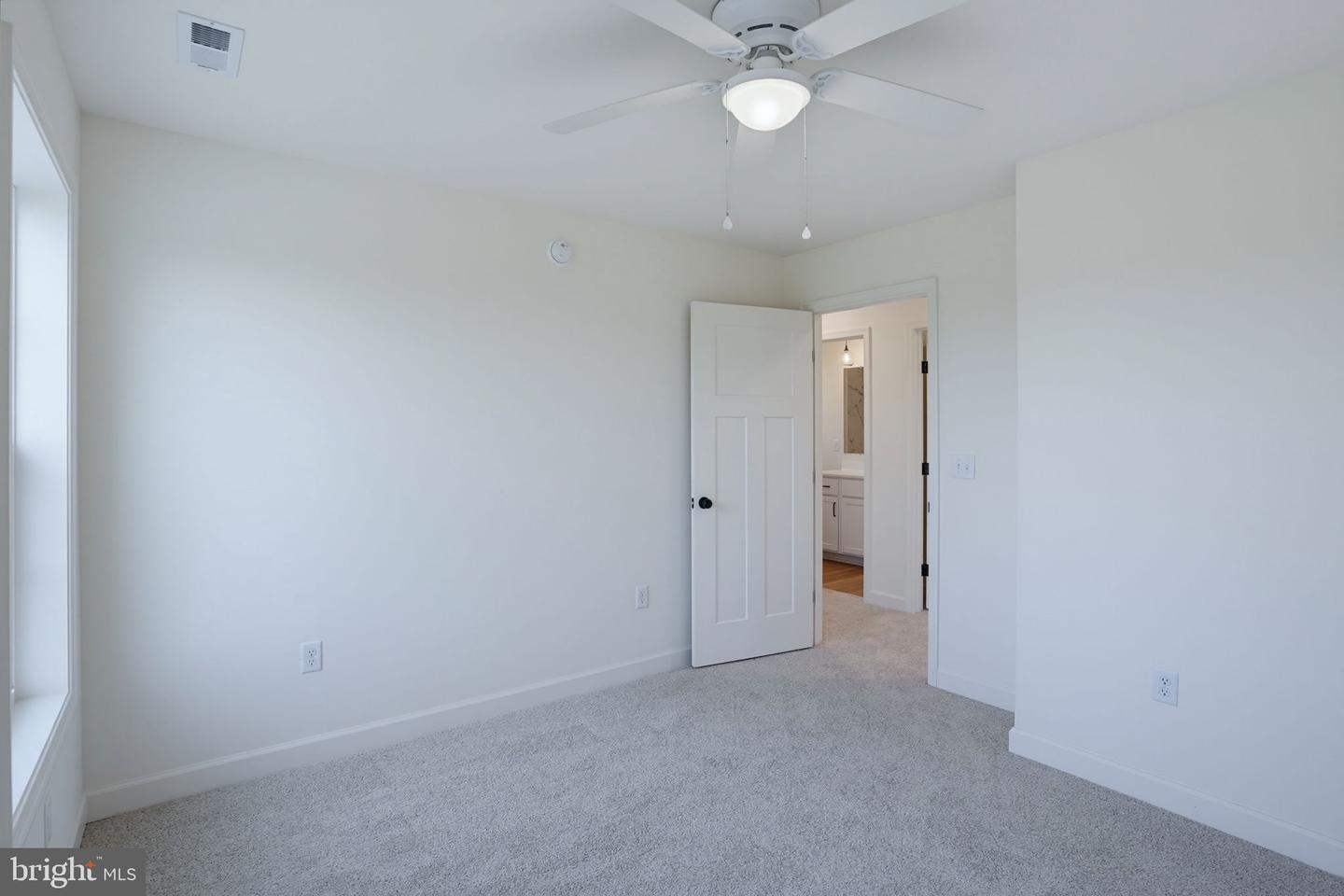 14452 Slim St Property Photo 33