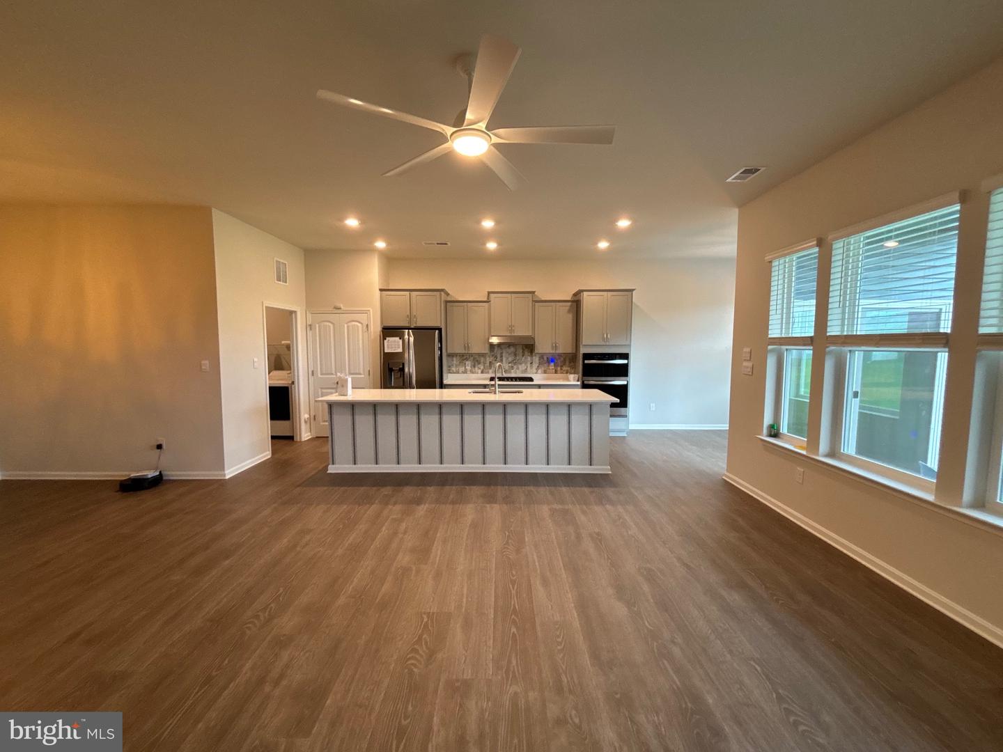 34336 East Lake Property Photo 2