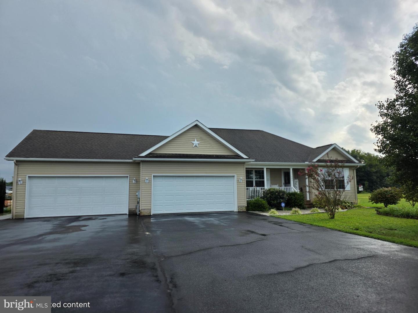 11684 Kensington Way Property Photo 1