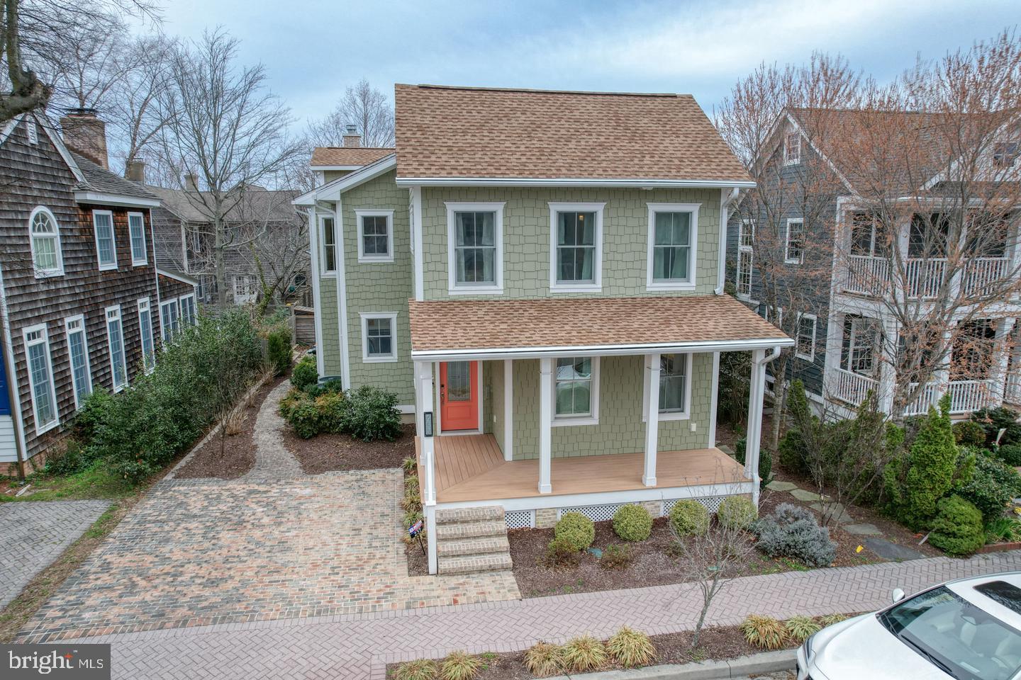 237 2ND ST Property Photo 1