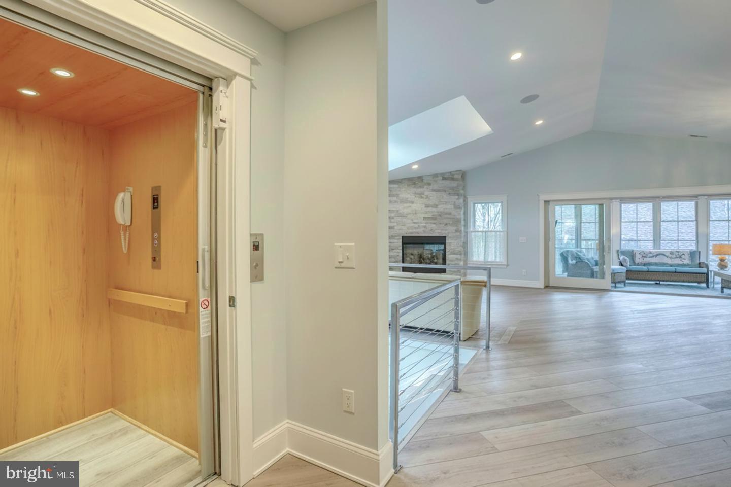 237 2nd St Property Photo 15
