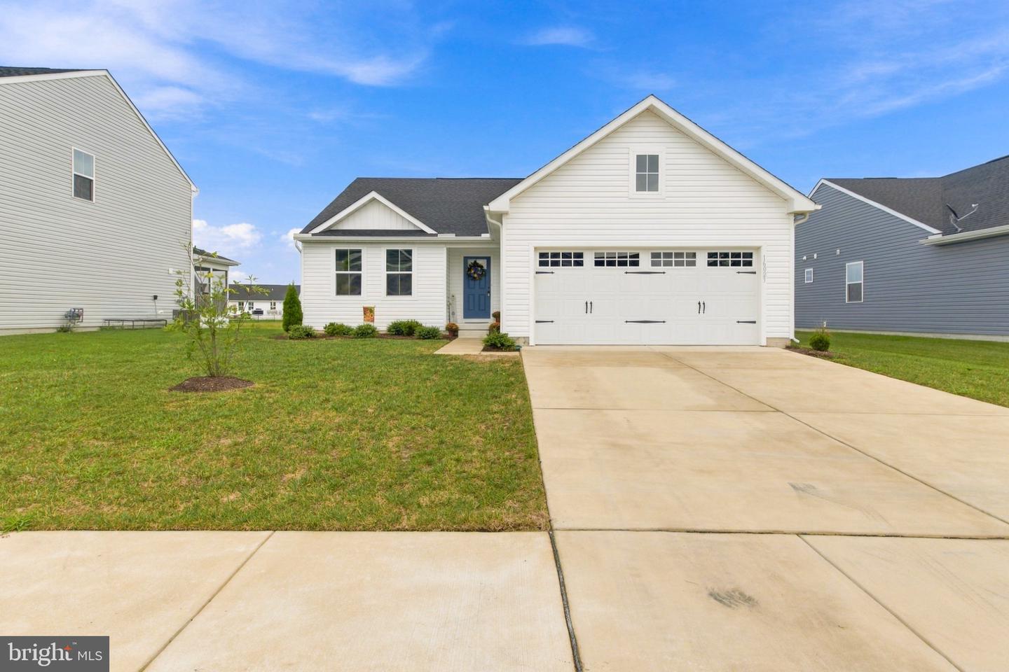 16023 Mcarthur Ln Property Photo 1