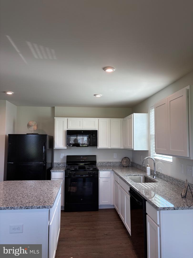 16248 John Adams Ln Property Photo 12