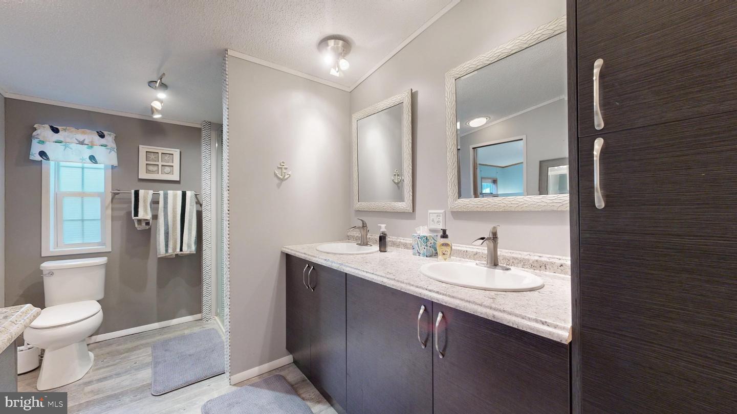 DESU2119558 Property Photo 25