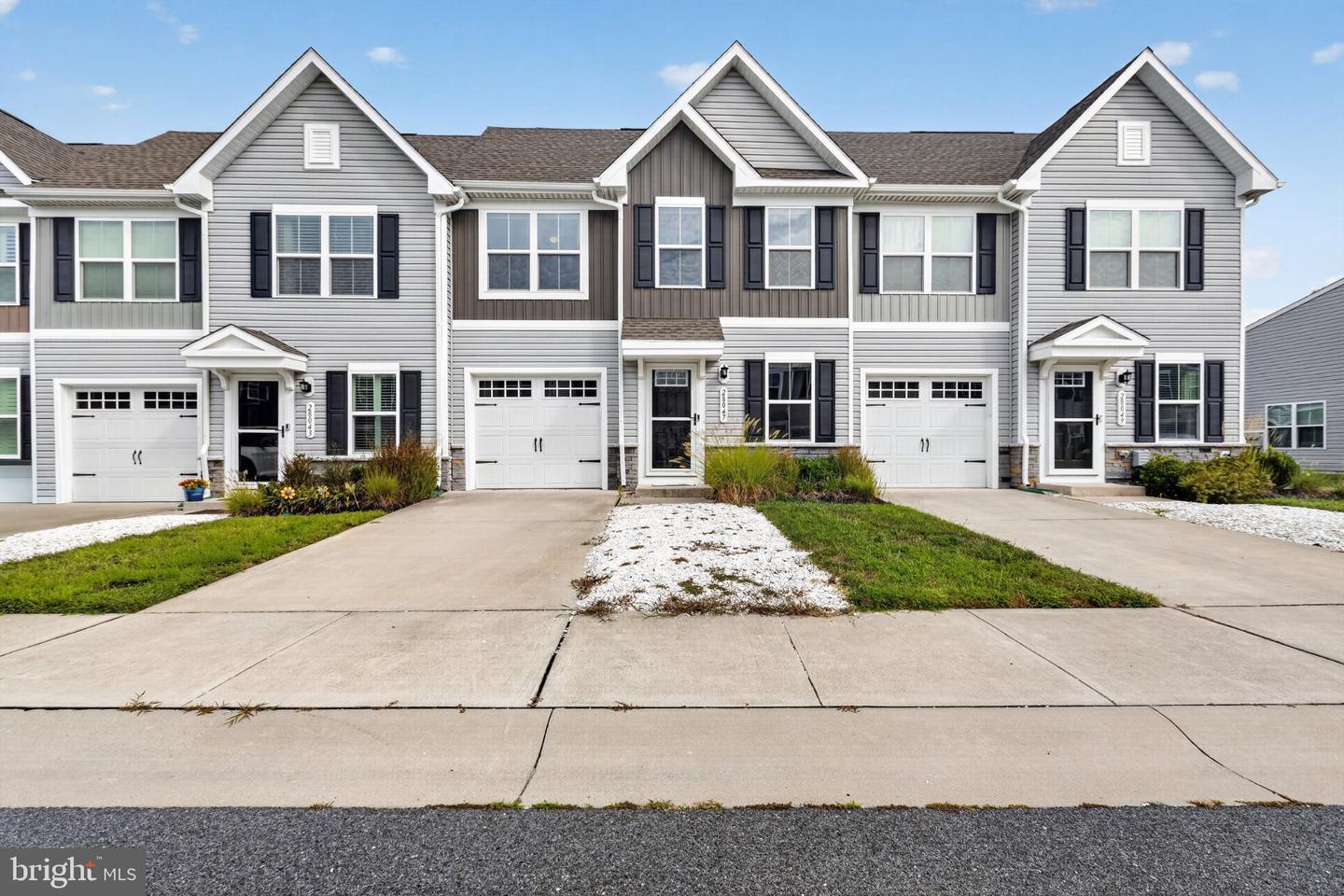 28047 Dew Drop Ln Property Photo 2