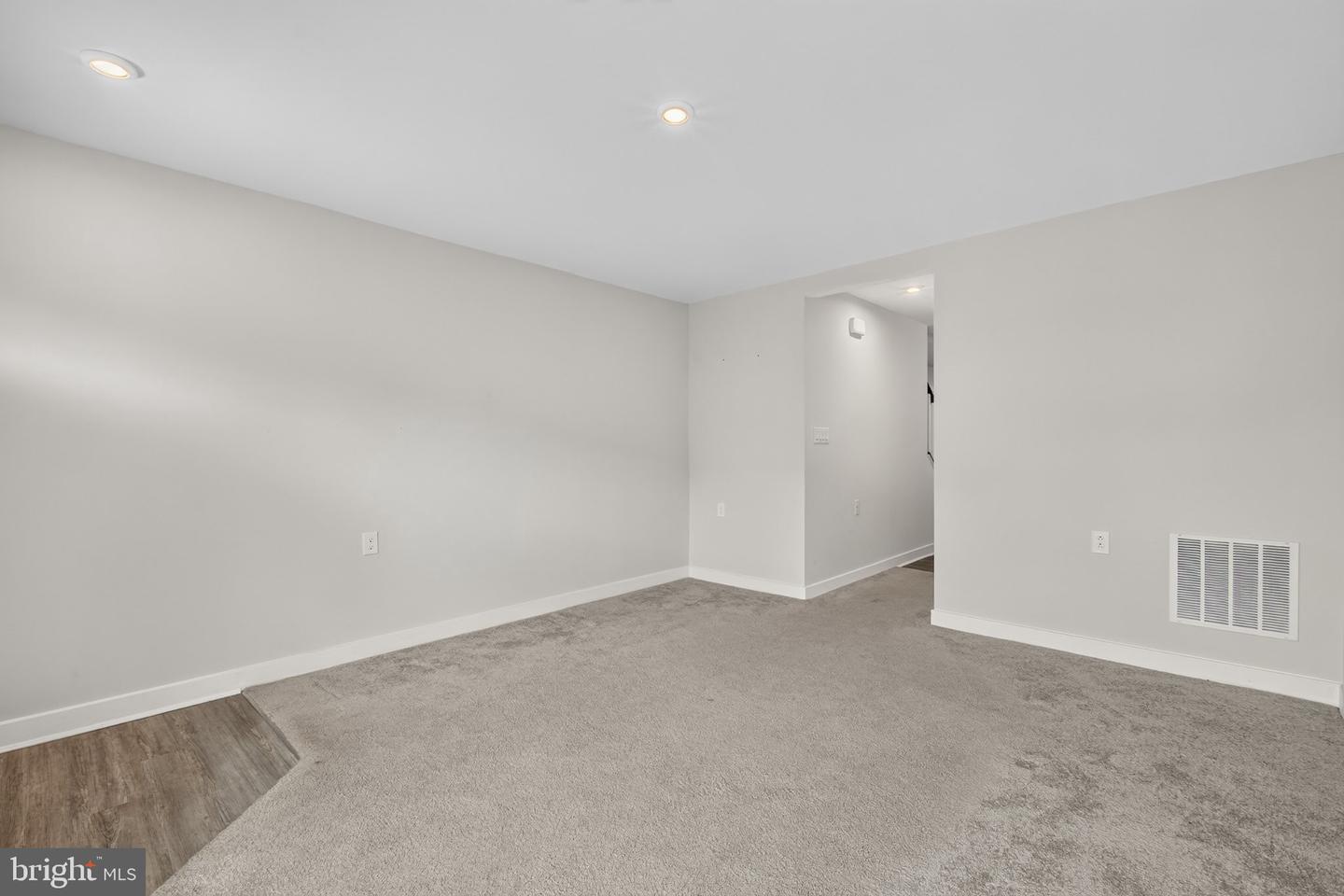 28047 Dew Drop Ln Property Photo 8