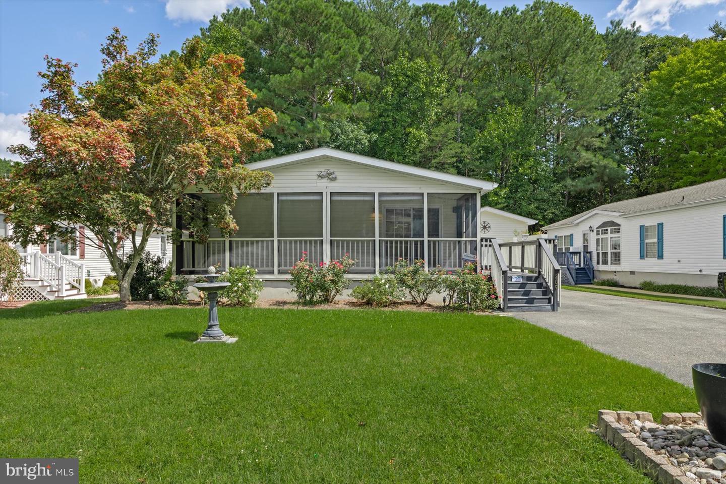 209 LONG NECK CIR Property Photo 1