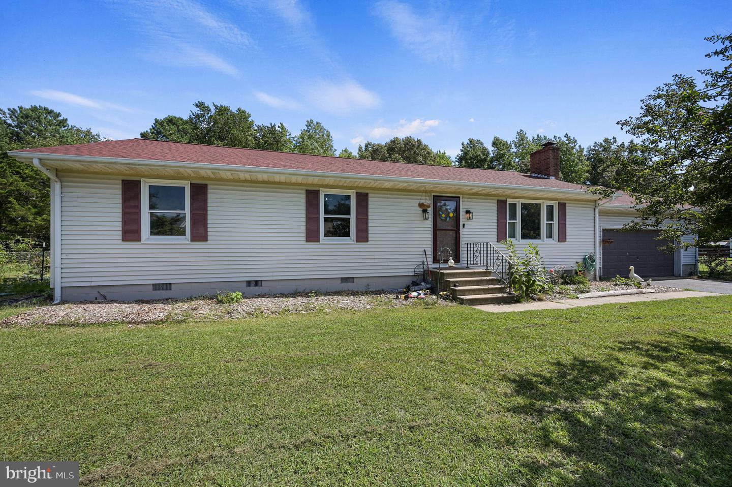 22 W Yorktown Rd Property Photo 1