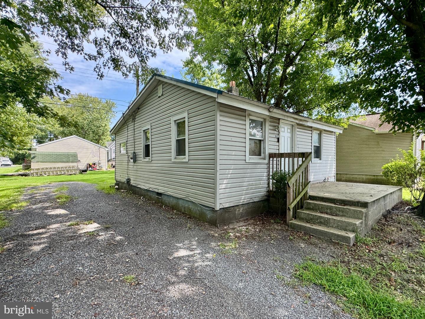 60 E Railroad Ave Property Photo 1