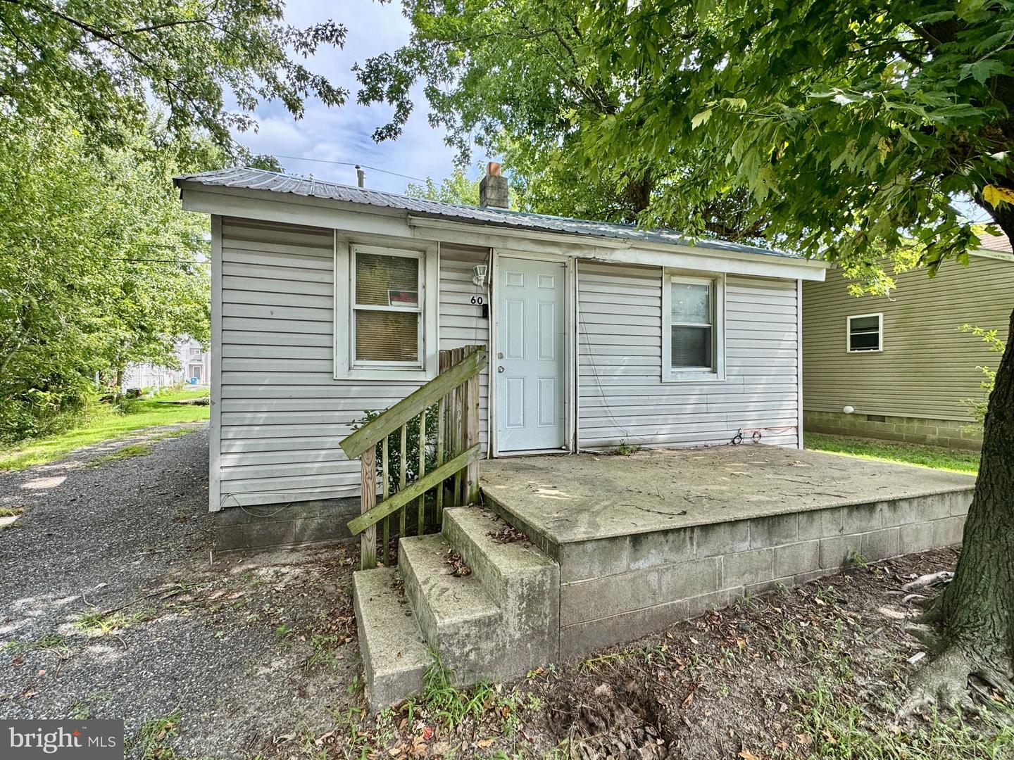 60 E Railroad Ave Property Photo 4