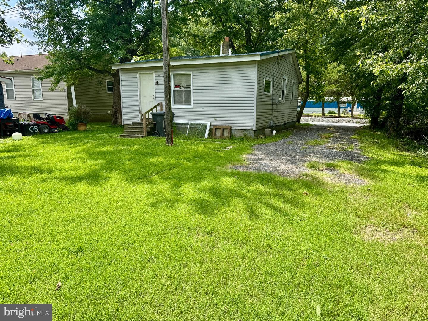 60 E Railroad Ave Property Photo 5
